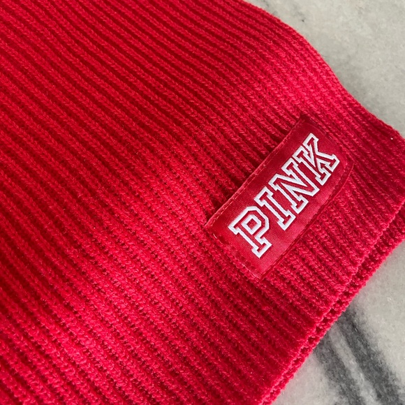 VICTORIAS SECRET
PINK LOGO KNIT
RIBBED WINTER SCARF
SOFT 66"×8" New - Picture 5 of 5